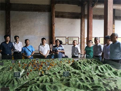 20200624县人大机关组织开展党员干部职工党性和革命传统教育主题党日活动.jpg