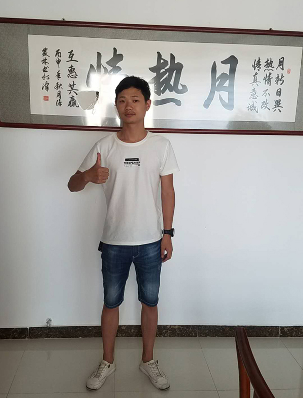 恭喜河南吴先生成功加盟月热情麻辣拌·烫！