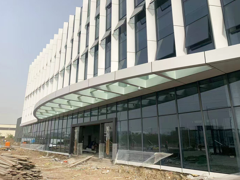 亚明汽车综合楼