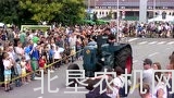 迪尔第一台拖拉机——滑铁卢男孩 进行游行