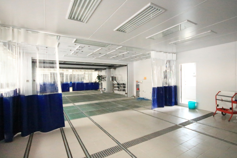 大型汽貿(mào)鈑噴流水線