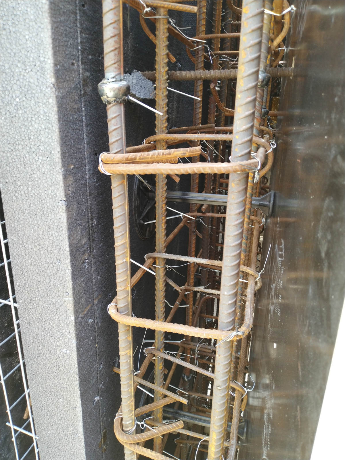 SD保温一体化施工现场