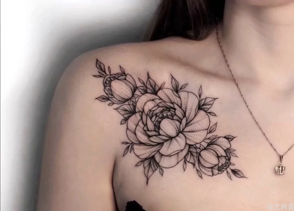 锁骨素花纹身 企业相册 迦文刺青