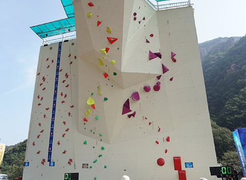 成人攀岩墙厂家